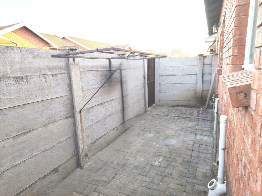 2 Bedroom Property for Sale in Rodericks Park Free State